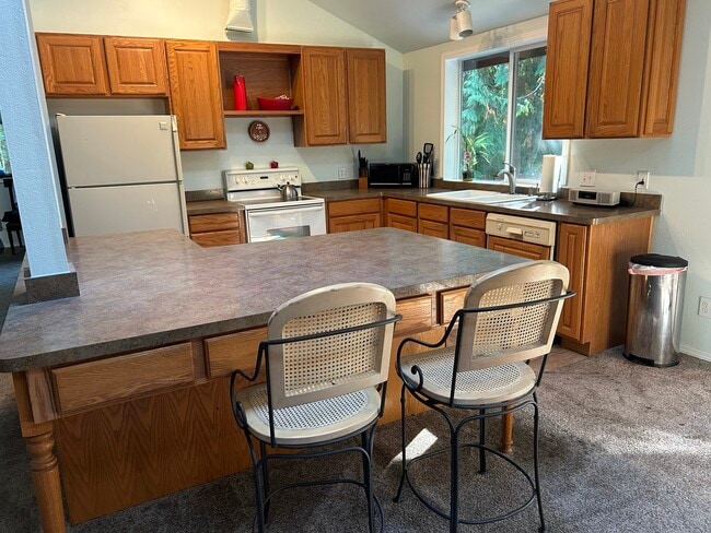 Foto del edificio - 3522 124th Street Ct NW