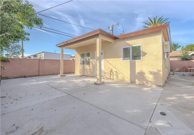 Building Photo - 13041 Birchwood St