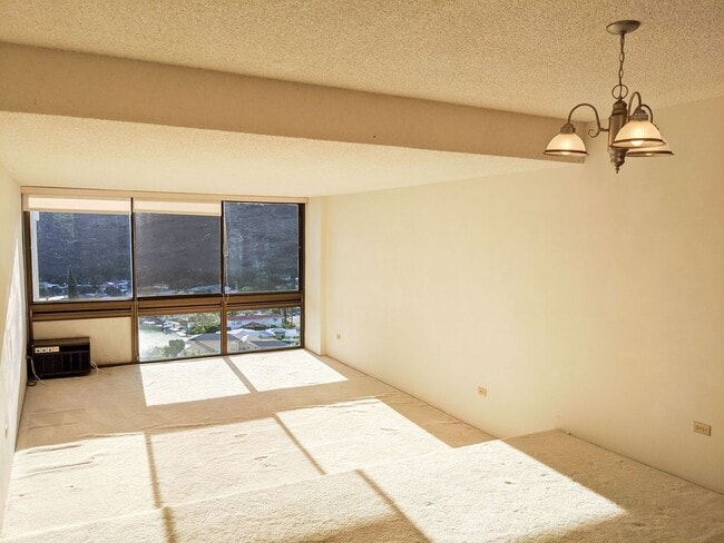 Foto del edificio - Partly Furnished Hawaii Kai Condo with Res...