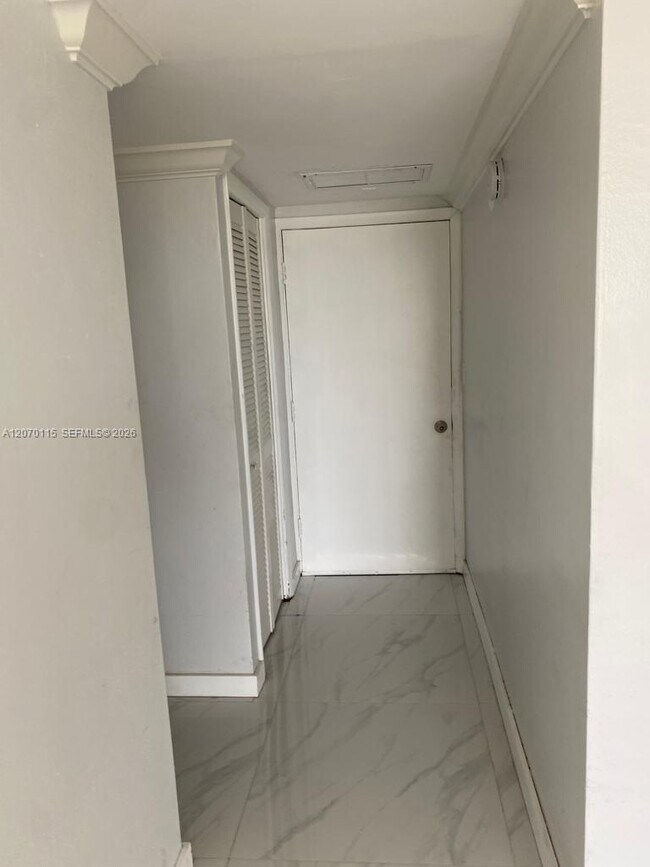 Foto del edificio - 2859 Leonard Dr