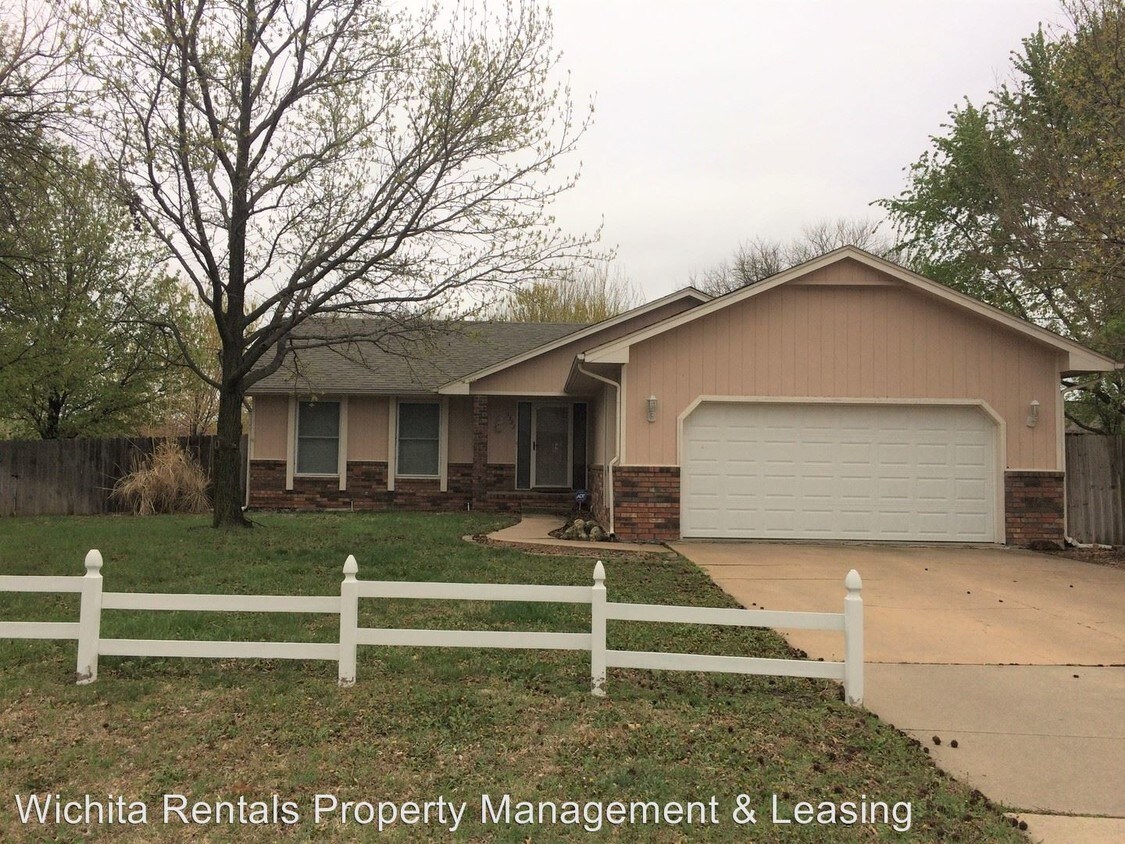 Primary Photo - 1323 N Split Rail Ct