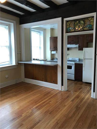 Primary Photo - 32 N Ferry St
