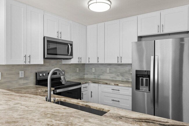 Foto del edificio - Upgraded First-Floor Condo in Old Bay Village – Located in Destin close to the Bay, Harbor and Be...