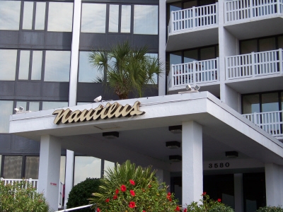 Foto del edificio - Nautilus Condominum