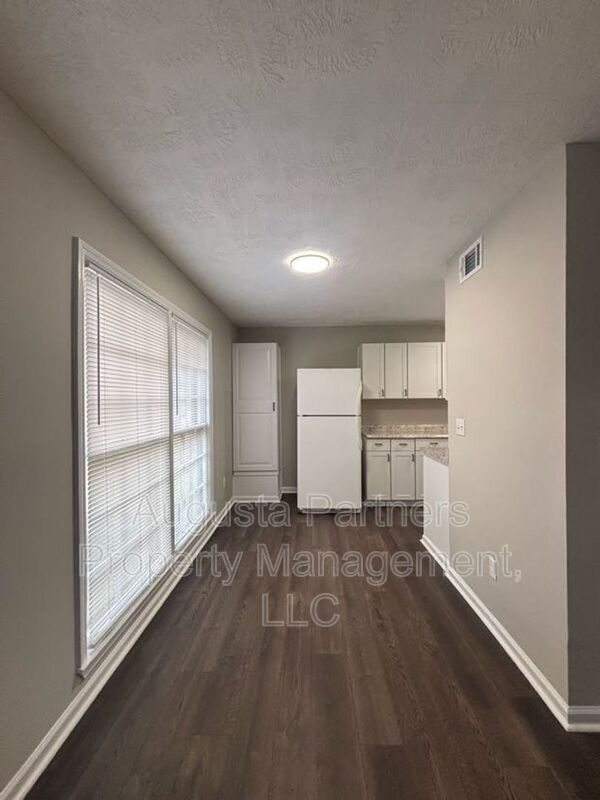 Foto del edificio - 428 Pleasant Home Rd