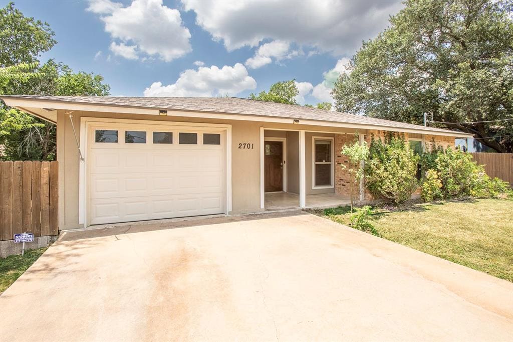 Primary Photo - 2701 Peach Tree Ln