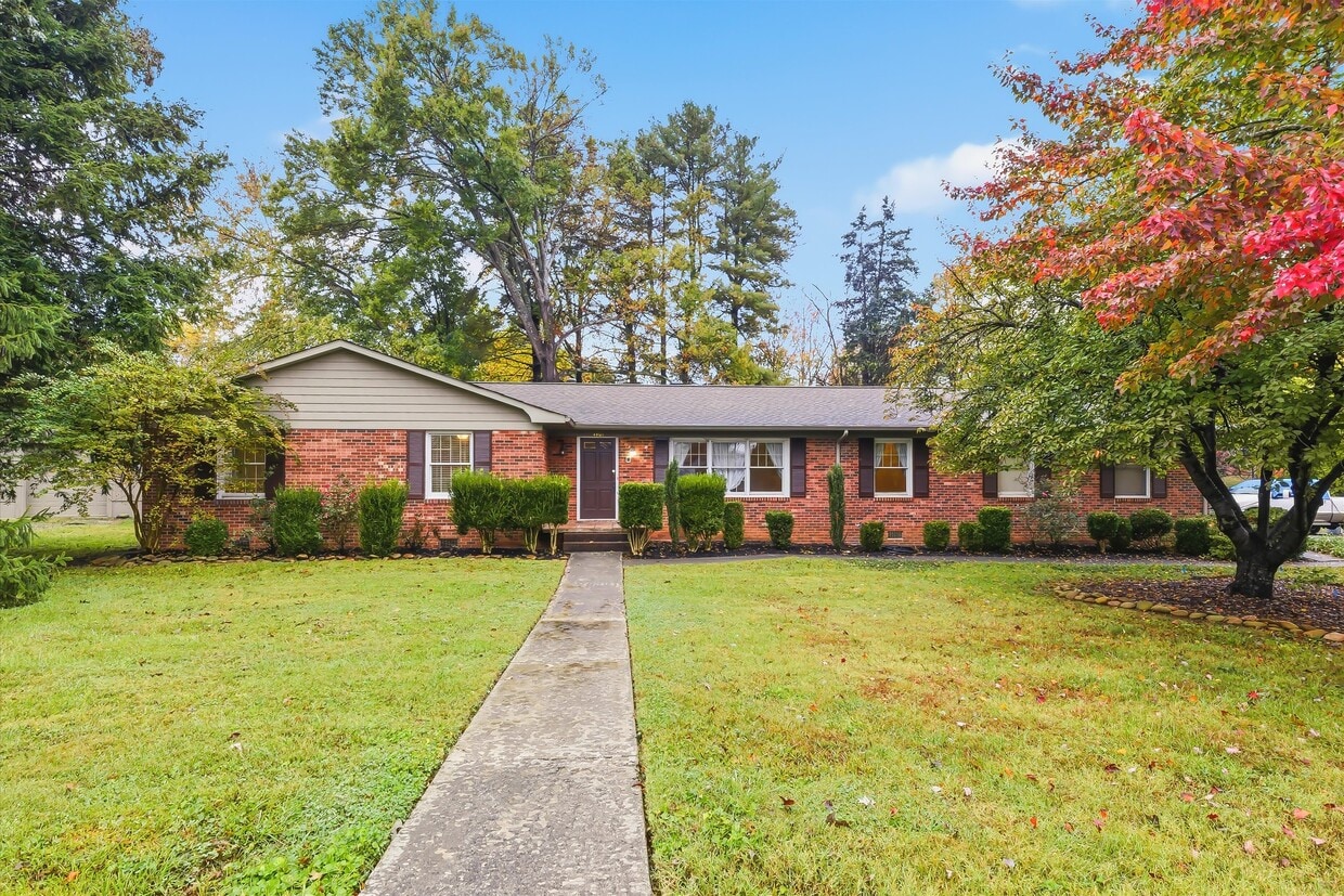 Foto principal - 1901 Scenic Dr