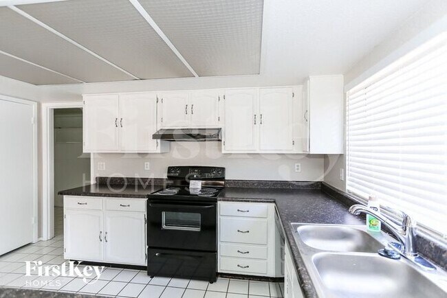 Building Photo - 5339 W Cholla St