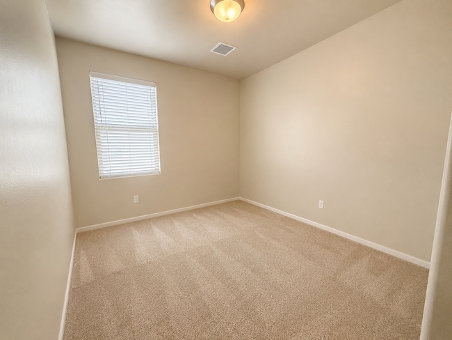 Building Photo - Metro Verde Home for rent