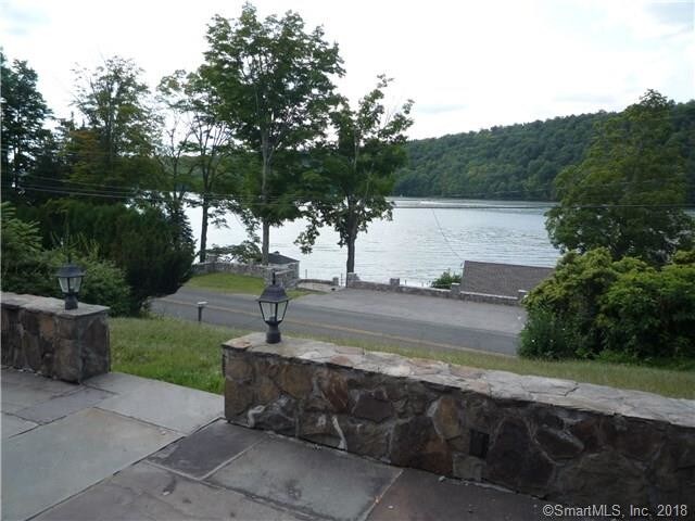 Foto principal - 807 Candlewood Lake Rd S
