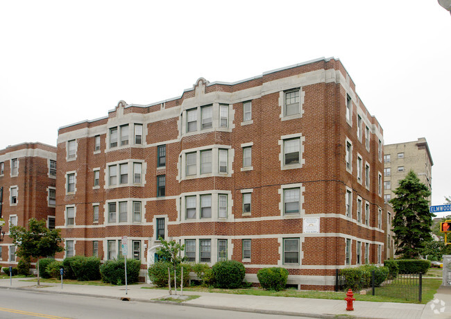 Foto del edificio - 201 Elmwood Avenue Apartments