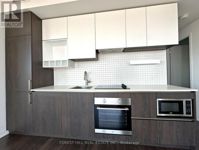 Photo du bâtiment - 950 Portage Pkwy