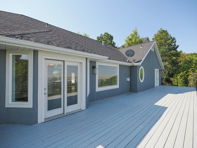 Building Photo - 2368 Maple Hills Dr