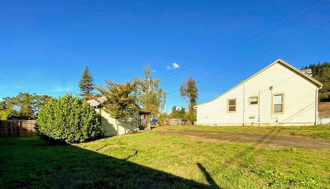 Building Photo - 9261 Old Highway 99 S