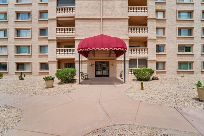 Building Photo - 7850 E Camelback Rd