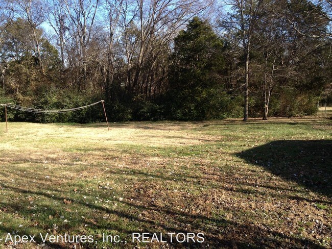 Building Photo - 113 Crestview Dr