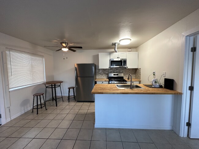 Foto del edificio - 1926 Alcatraz Ave