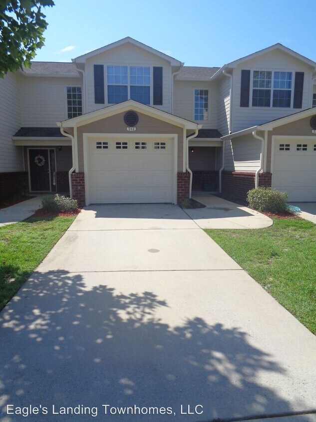 Primary Photo - 2 br, 2.5 bath House - 712 Majestic Drive