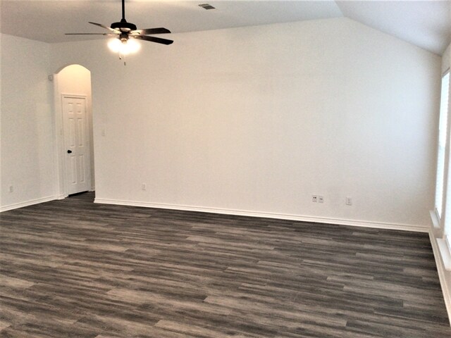 Foto del edificio - 1325 Rosedale Springs Ln