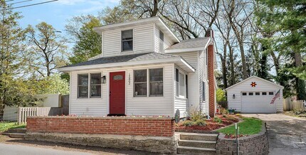 Building Photo - 15802 Beach Dr