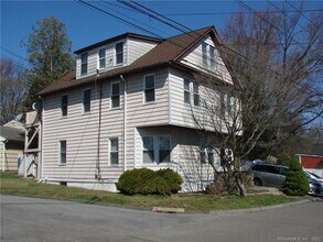 Building Photo - 246 Old Stratfield Rd