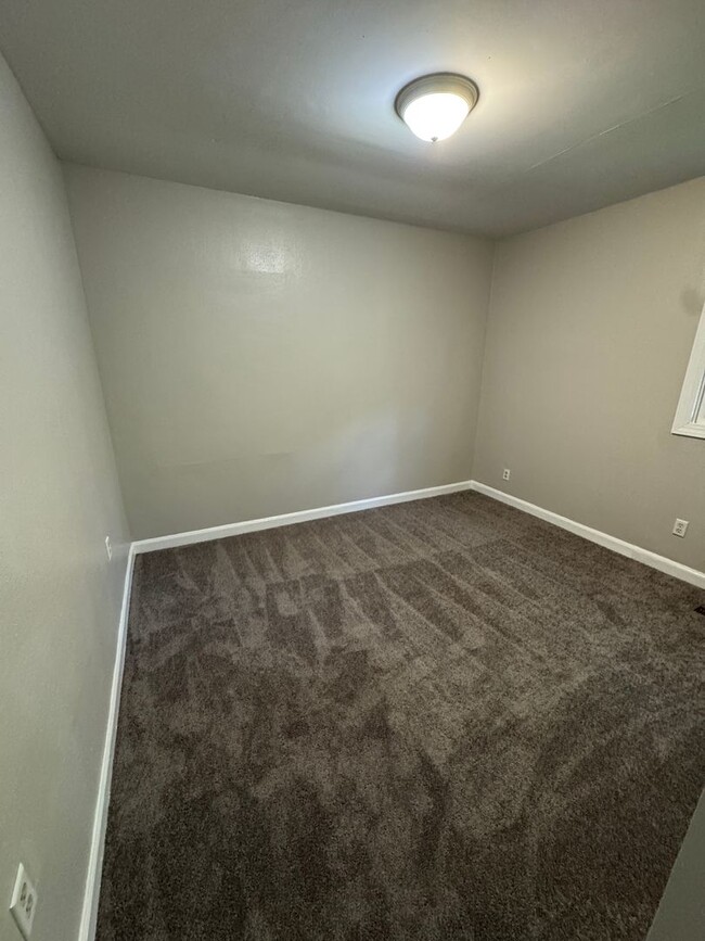 Building Photo - 1222 Forman Dr
