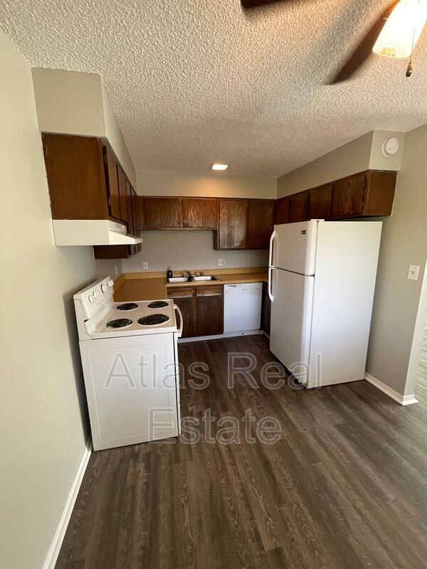 Building Photo - 405 St Vrain Pl