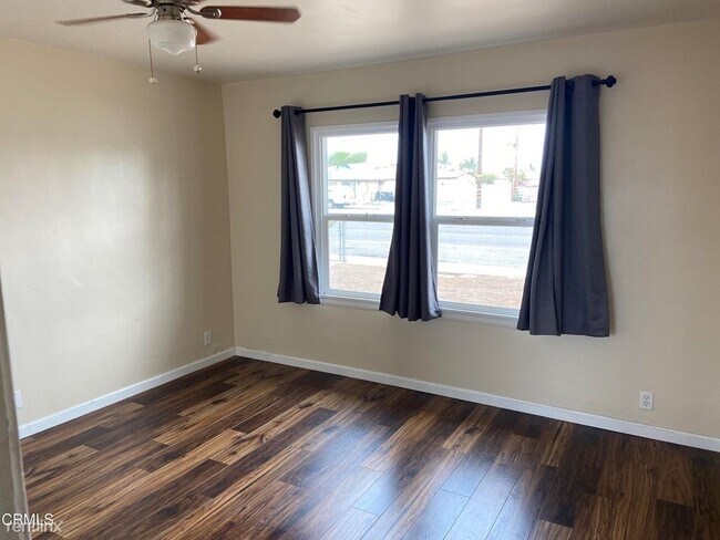 Foto del edificio - 2 br, 1 bath Duplex - 1521 Saviers Road 1525