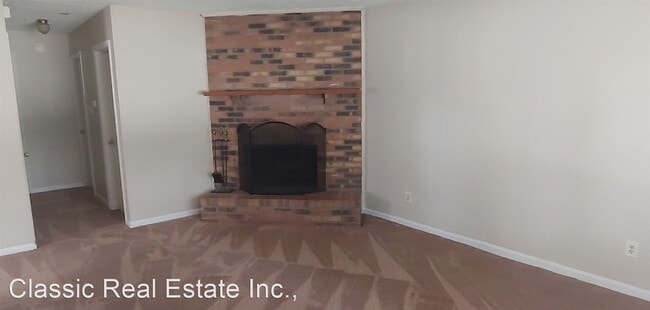 Building Photo - 2 br, 1 bath House - 701 Eureka Springs Dr...