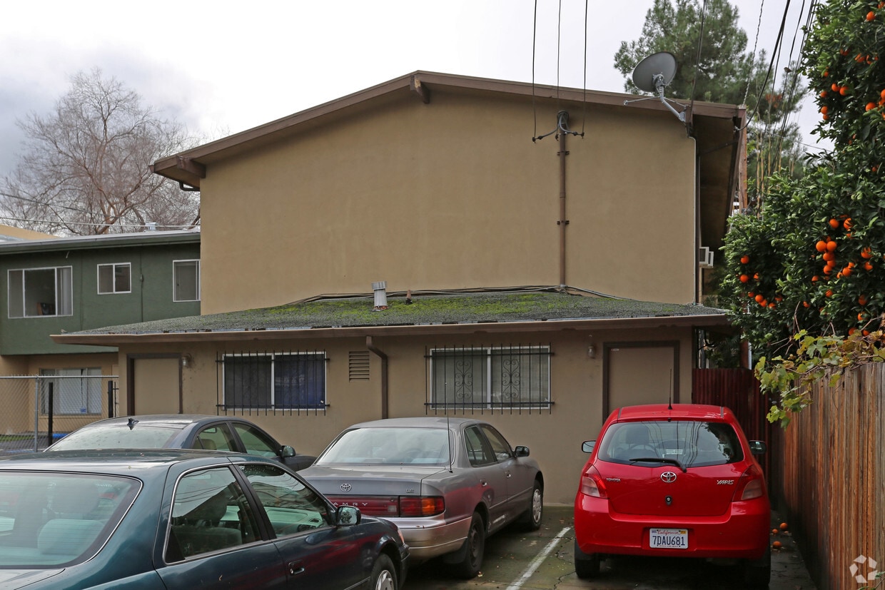 Building Photo - 911 T St