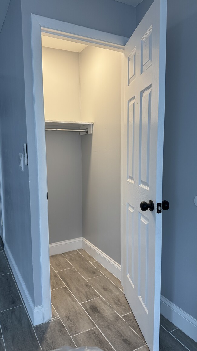 Building Photo - 137 E High St