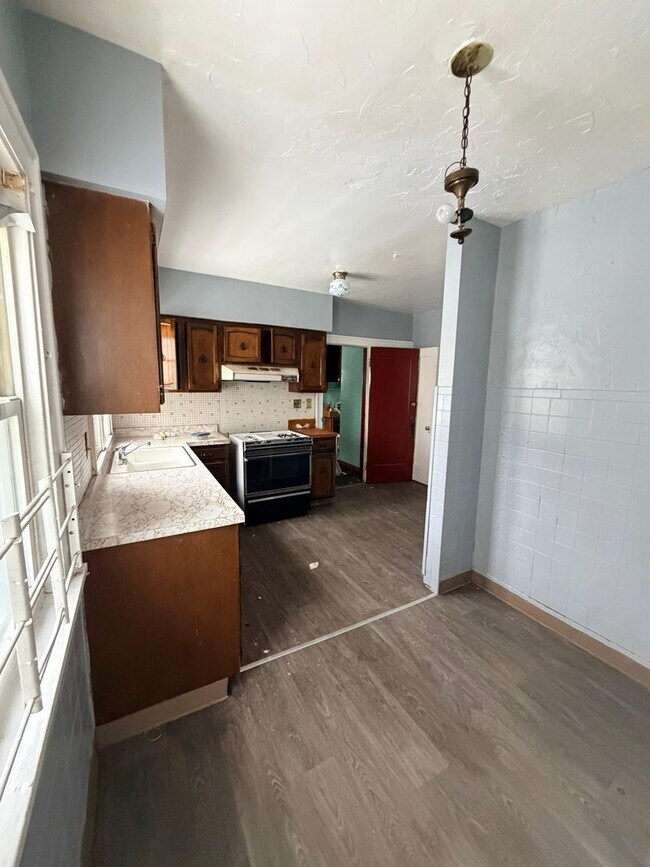 Foto del edificio - 9426 Dickens Ave