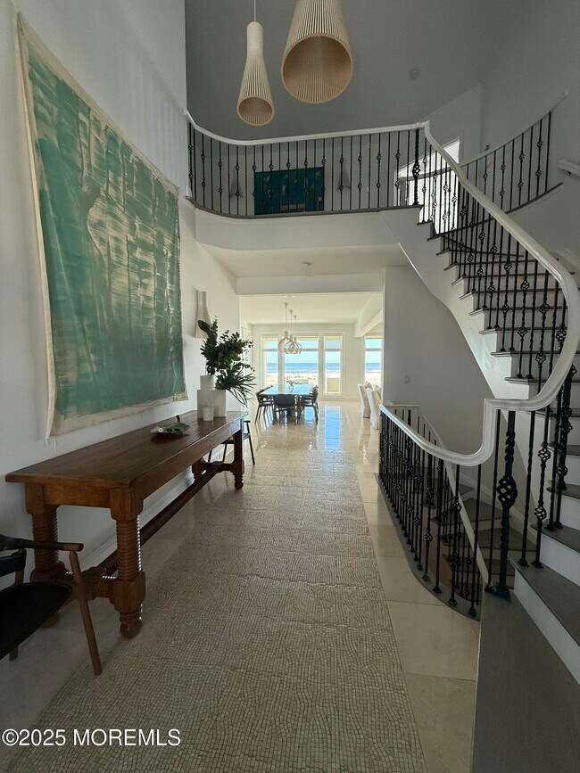 Foto del edificio - 31 Riviera Dr
