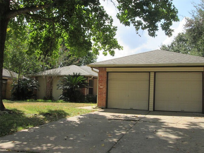 Building Photo - 2506 Portland Dr