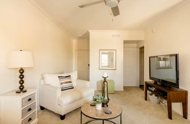 Foto del edificio - 2425 Taylor St