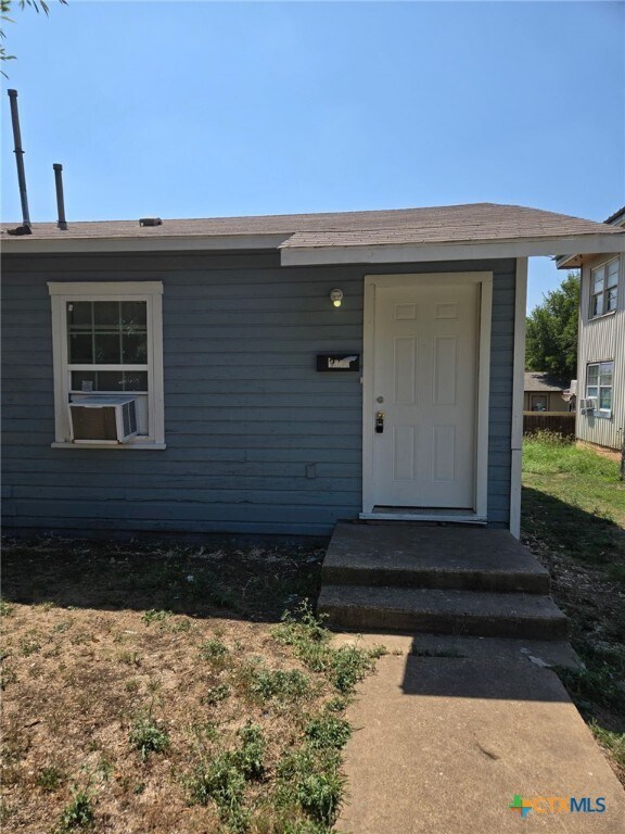 Building Photo - 914 Mimosa St