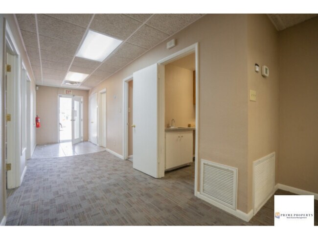 Building Photo - Discover a Rare Gem in the Heart of Downto...