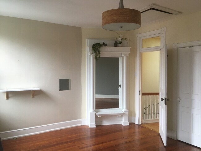 Master bedroom - 1455 Monroe St NW