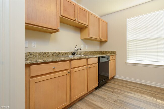 Building Photo - 6244 Trumpeter Ln