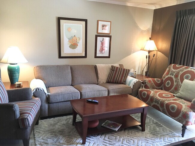Foto del edificio - 12212 N Paradise Village Pkwy W