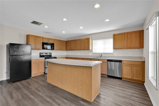 Foto del edificio - 928 Elderberry Dr