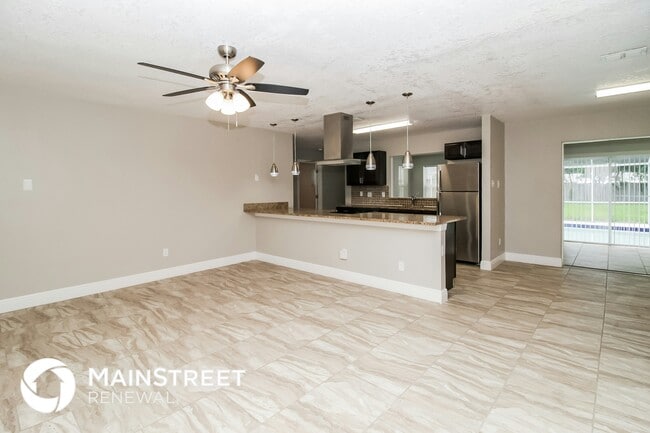 Foto del edificio - 448 E Highland St