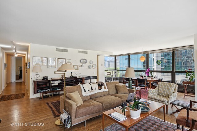 Foto del edificio - 360 E Randolph St