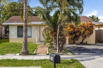 Building Photo - 3761 NE 15th Ave