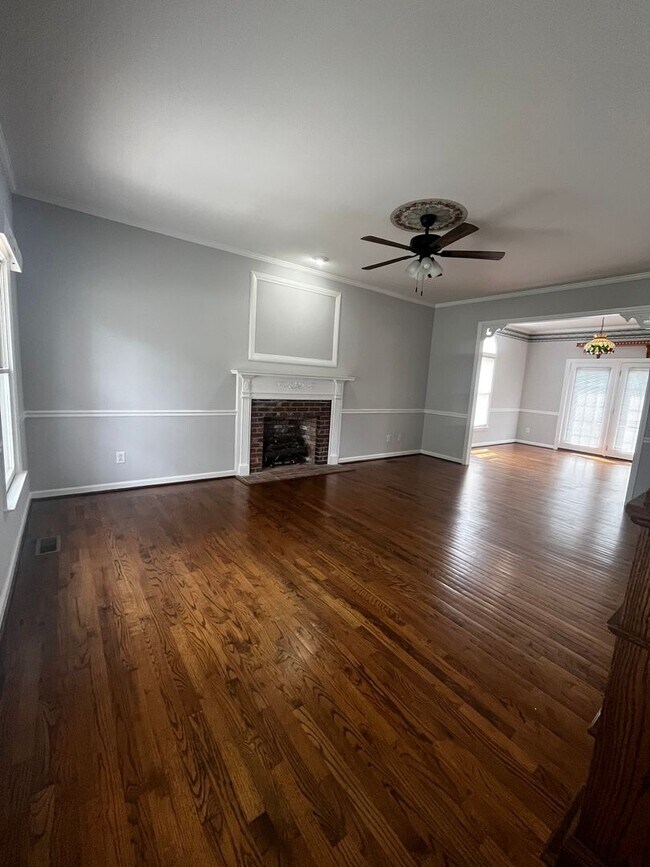 Foto del edificio - Three Bedroom located in the Ghent Neighborhood