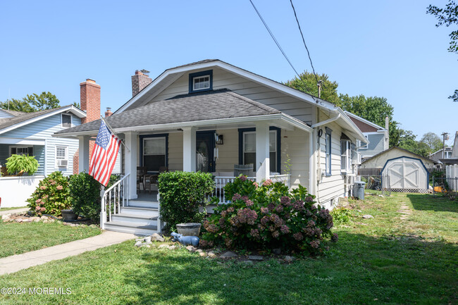 Building Photo - 1314 Laurel Ave