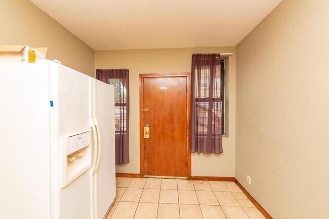 Foto del edificio - 2 bedroom in Chicago IL 60647