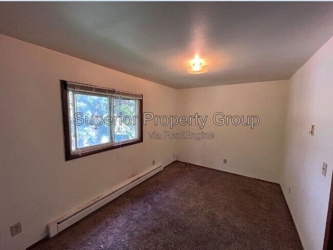 Foto del edificio - 714 N Oak St