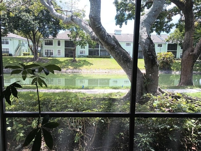 Foto del edificio - 4088 N Pine Island Rd