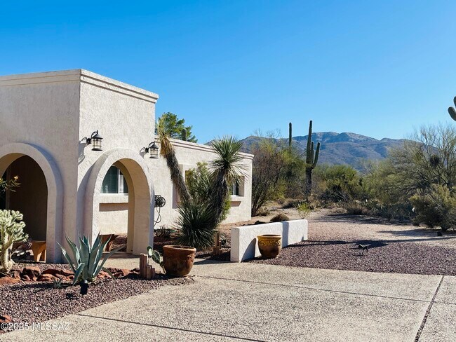 Building Photo - 12825 E Cape Horn Dr